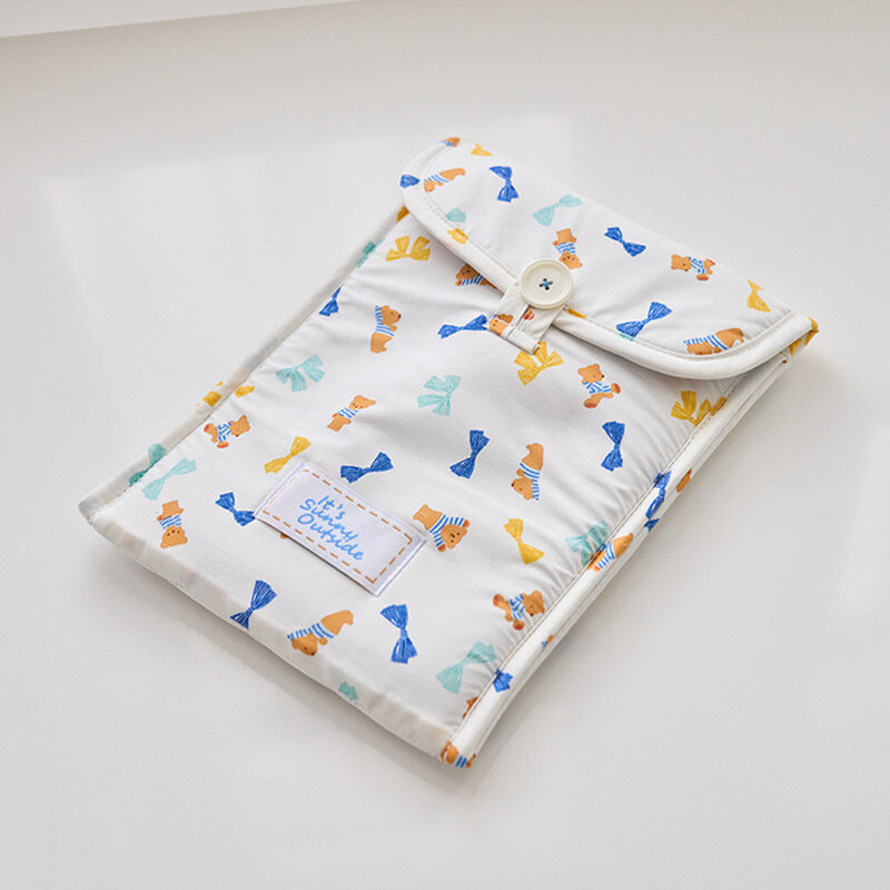 Cool Pouch (Ice Bear)
